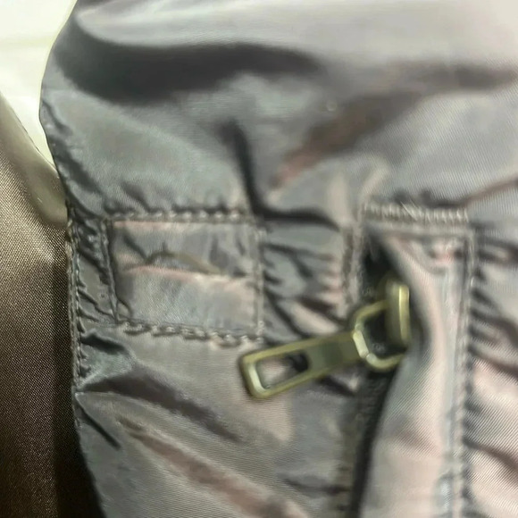 Lands End ladies puffer vest with faux fur collar M. 10/12 Brand new. - Picture 12 of 16